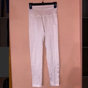 Super soft light pink leggings with phone pockets